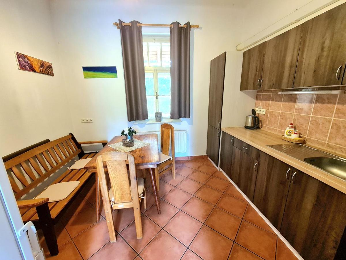 Uzkokolejky - Apartmany Strizovice Exteriör bild